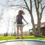 Tuin en kinderen: speelhuisje, trampoline en meer
